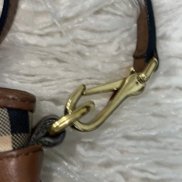 BURBERRY CROSSBODY AUTHENTIC LARGE CLUTCH SIGNATURE PATERN REMOVABLE STRAP EUC. - Picture 3 of 17